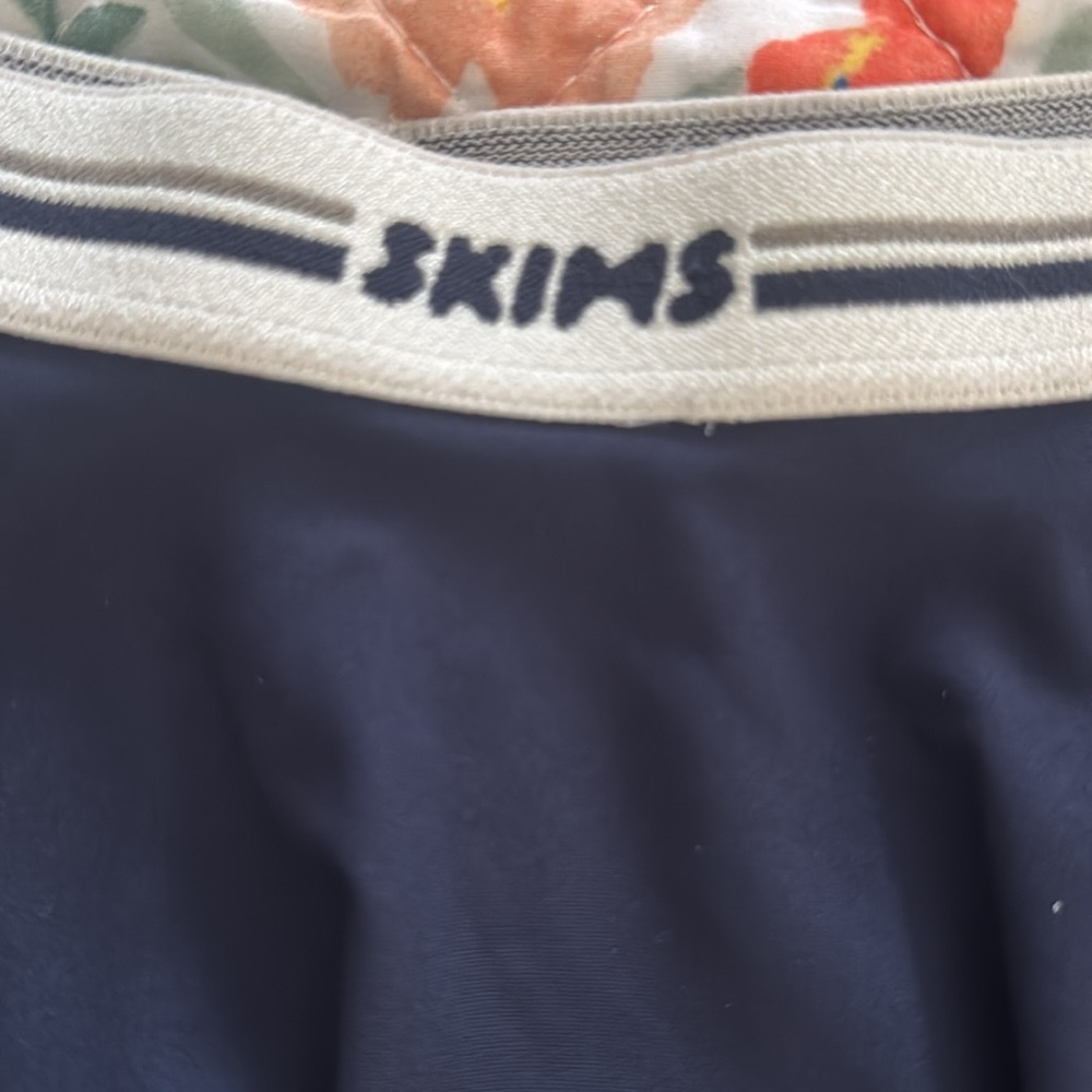 SKIMS Skort - Women's Activewear size L